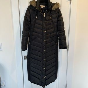 Long Michael Kors puffer jacket with removable hood. Only worn twice!